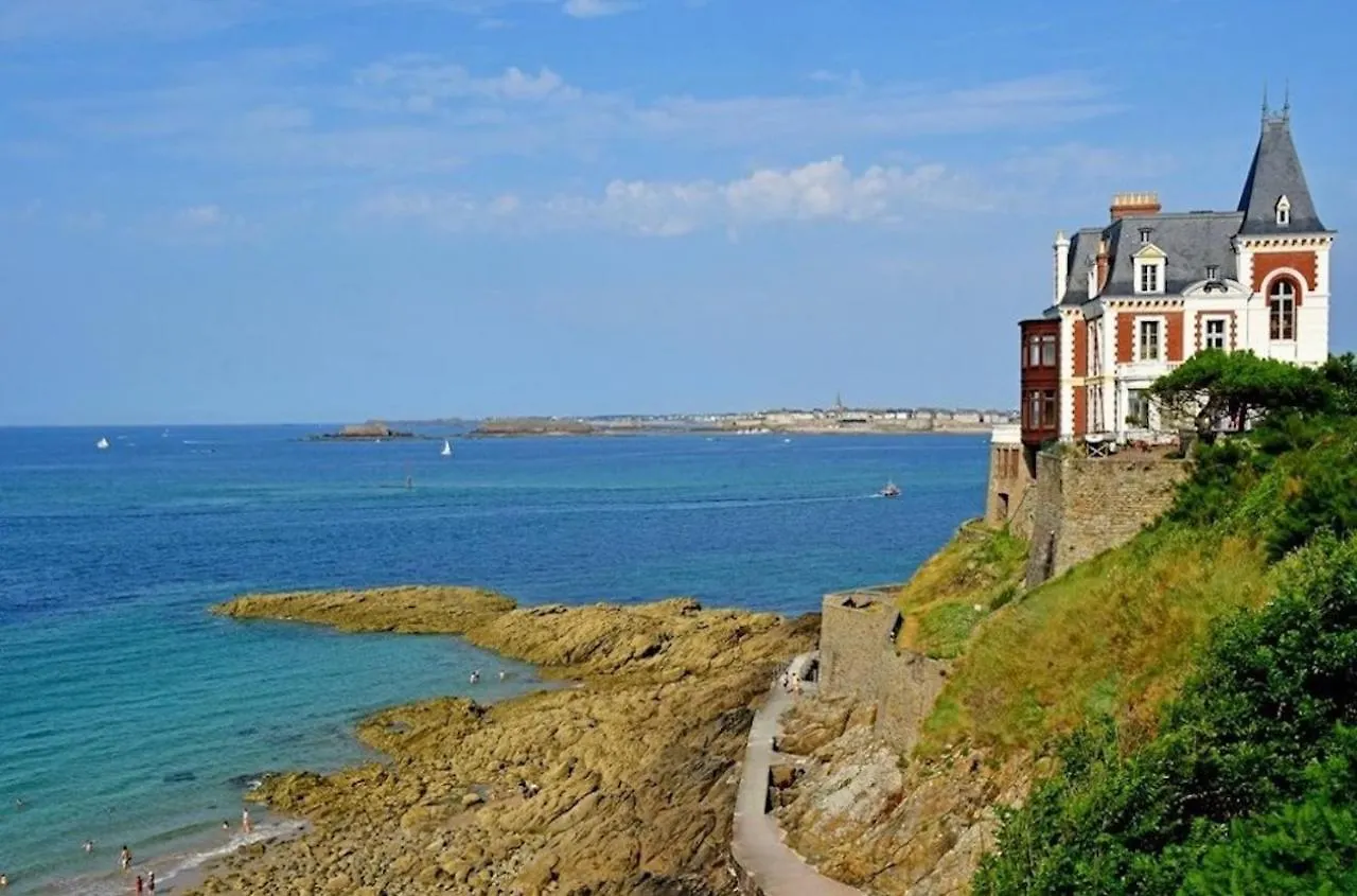 Homard & Fox Meuble 4 Etoiles Le Saint-Enogat Apartment Dinard 0*,  France